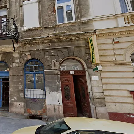 The Bachelor Pad Βουδαπέστη