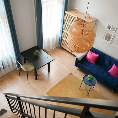 The Bachelor Pad * Βουδαπέστη