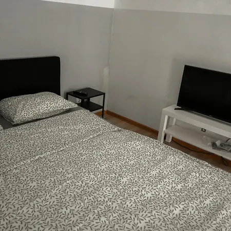 The Bachelor Pad Apartman *