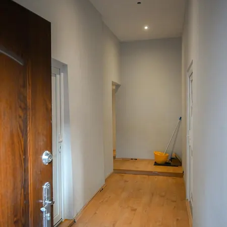 The Bachelor Pad Apartman